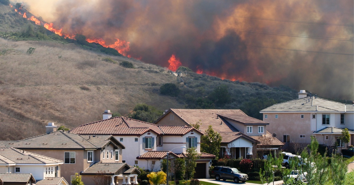 California Wildfire Threatens Nearby Homes